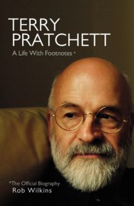 Lire la suite à propos de l’article Terry Pratchett: A Life with Footnotes